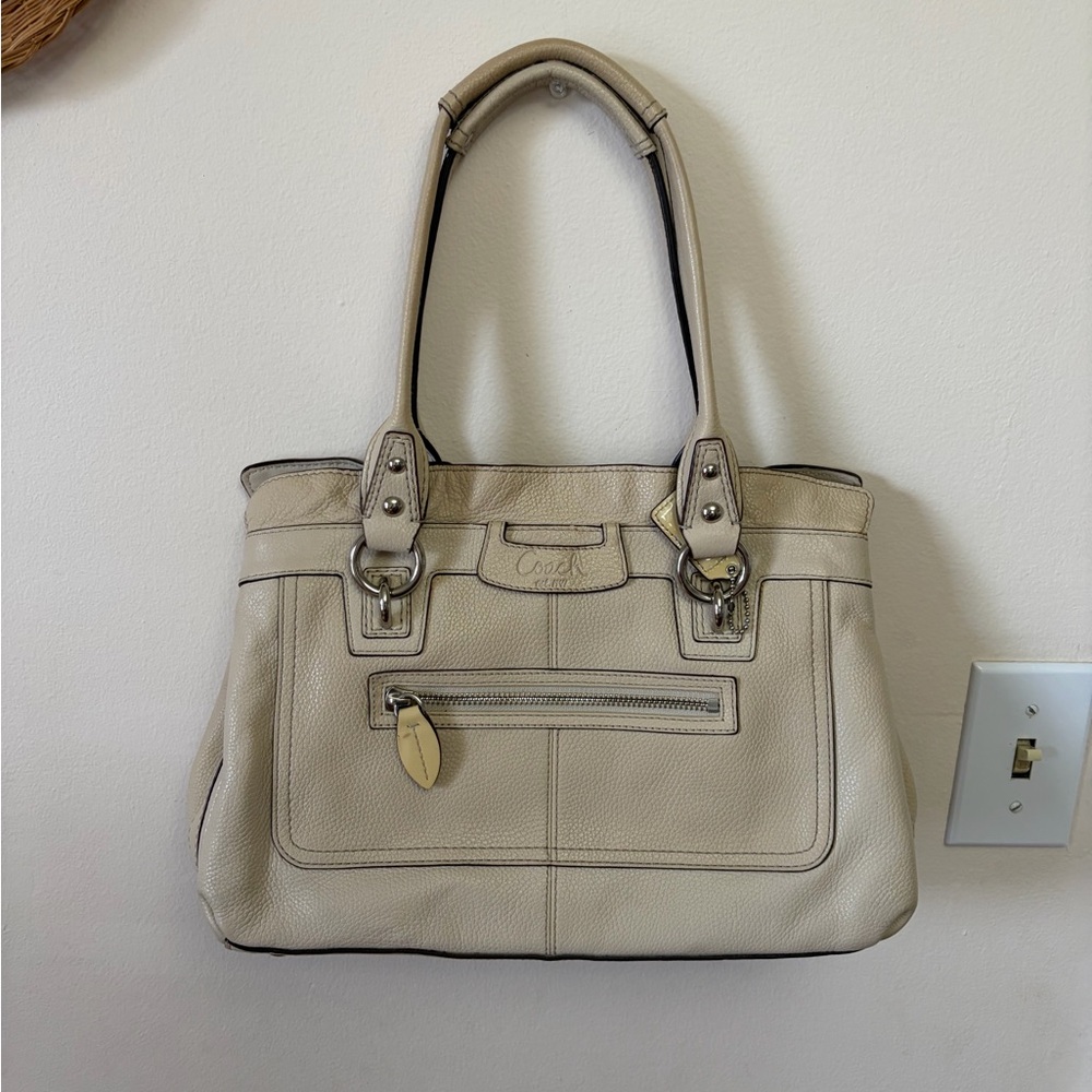 Coach Cream/light tan Pebbled Leather Shoulder Tote F14686
